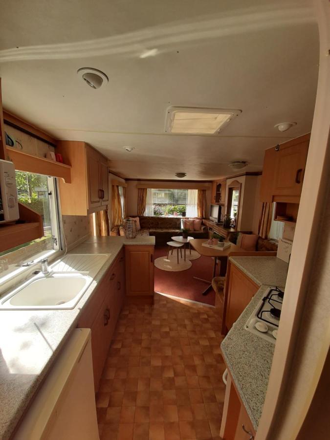 Caravan in bosrijk gebied Hotel Zuidlaren Buitenkant foto